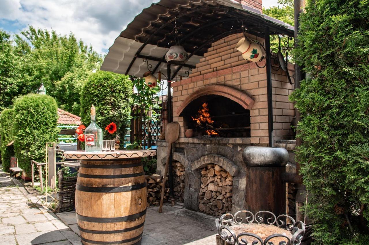 Bilya Richky Hotel Kamianets-Podilskyi Exterior foto