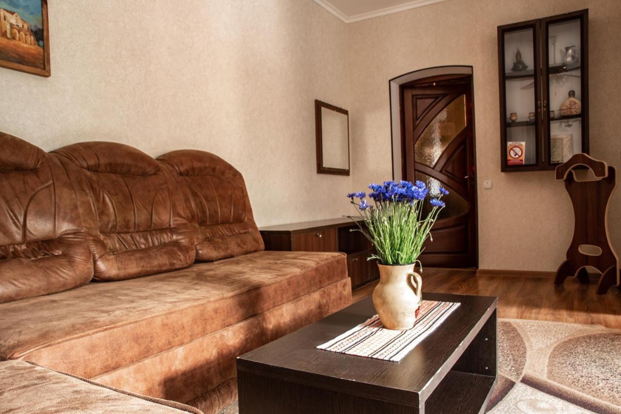 Bilya Richky Hotel Kamianets-Podilskyi Exterior foto