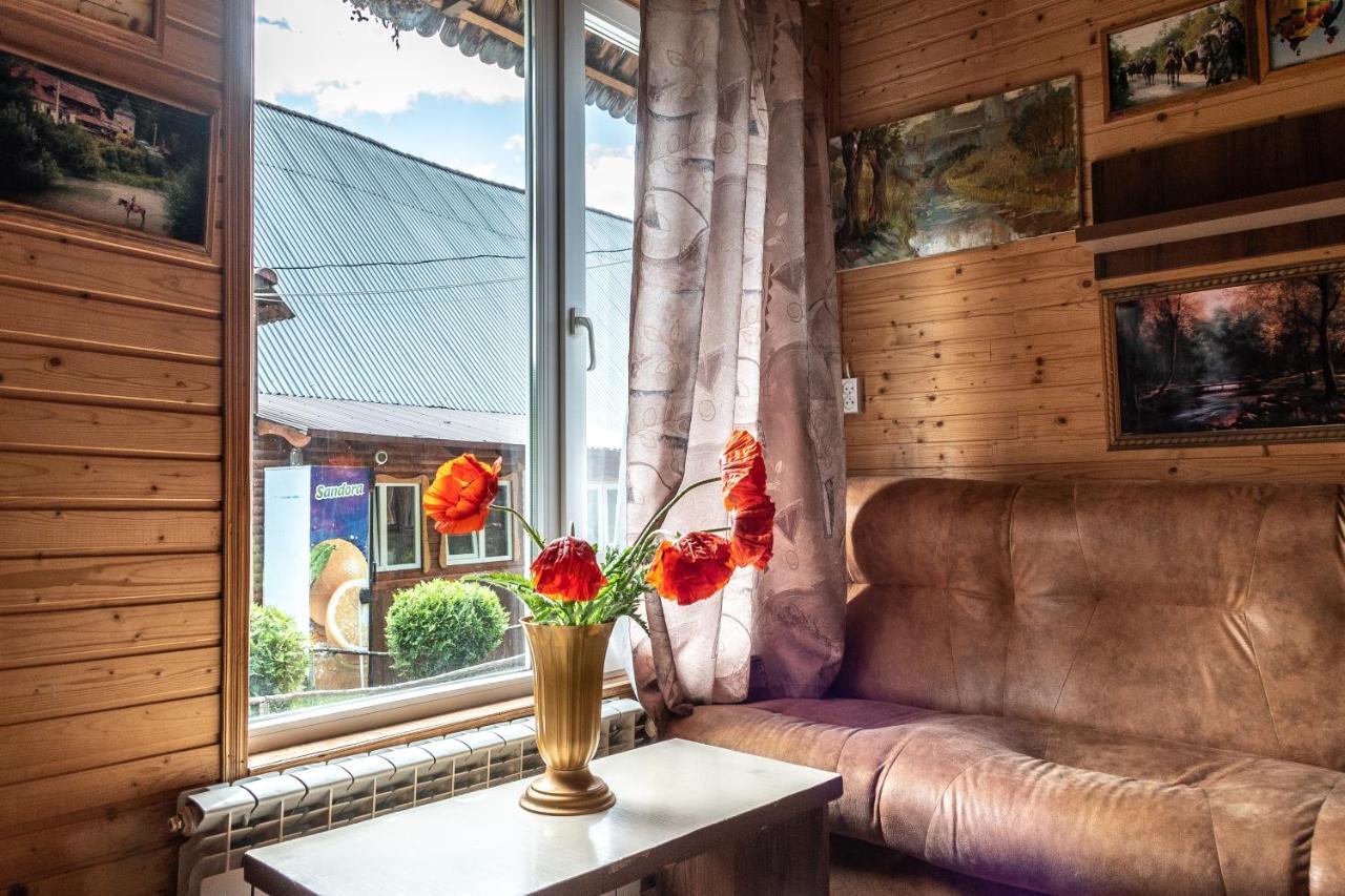 Bilya Richky Hotel Kamianets-Podilskyi Exterior foto