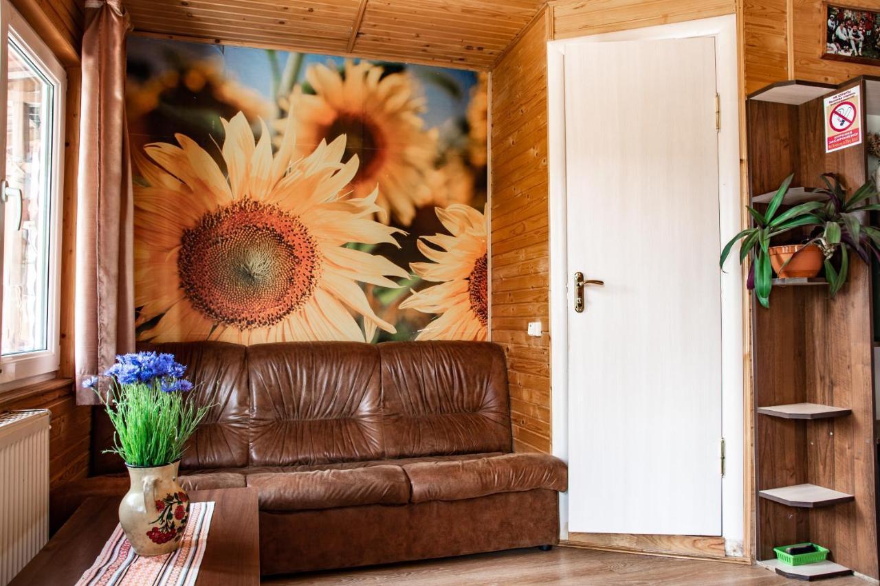 Bilya Richky Hotel Kamianets-Podilskyi Exterior foto