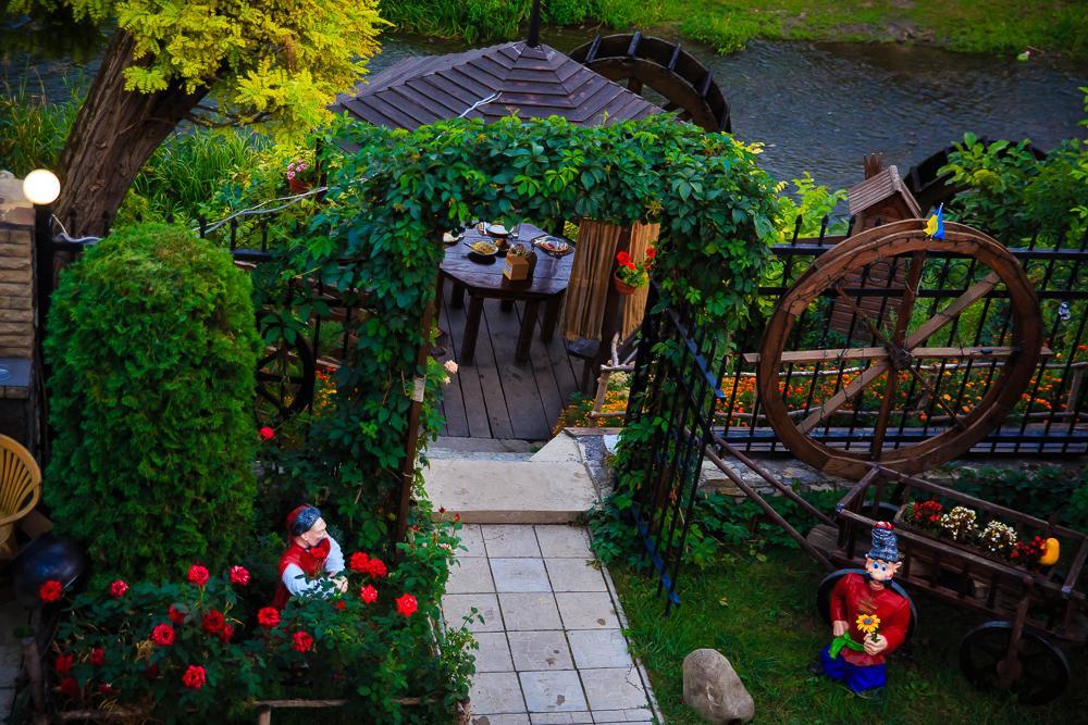Bilya Richky Hotel Kamianets-Podilskyi Exterior foto