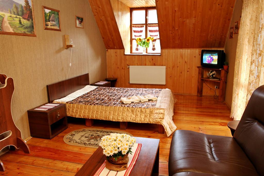 Bilya Richky Hotel Kamianets-Podilskyi Exterior foto