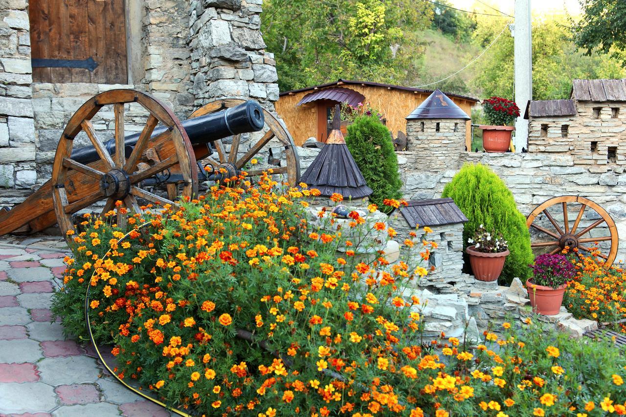 Bilya Richky Hotel Kamianets-Podilskyi Exterior foto