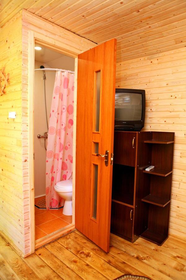 Bilya Richky Hotel Kamianets-Podilskyi Exterior foto